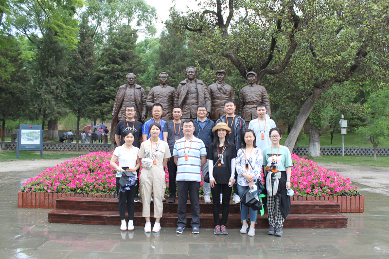 延安合影6.jpg