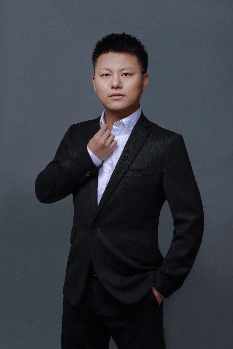 彭军 聚胶.jpg